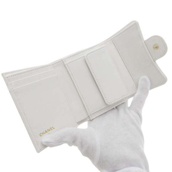 CHANEL Authentic White Caviar Leather Logo Wallet main image 3